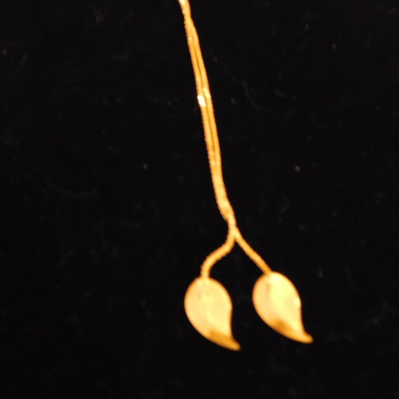Golden Double Leaf Necklace - Picture 5 of 12